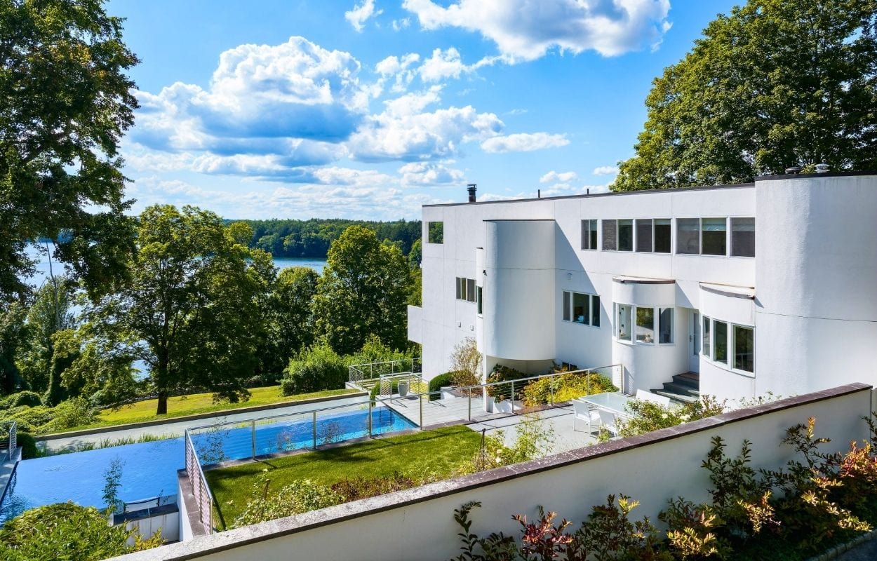 Atlantic Records co-founder’s home in Katonah, NY wants .9M