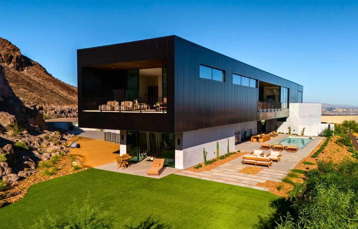 Vegas-area home reinterprets Case Study architecture for today