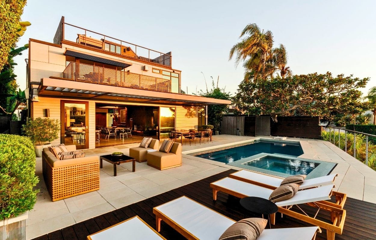 LEED Gold–certified home lists for M in Santa Monica Canyon