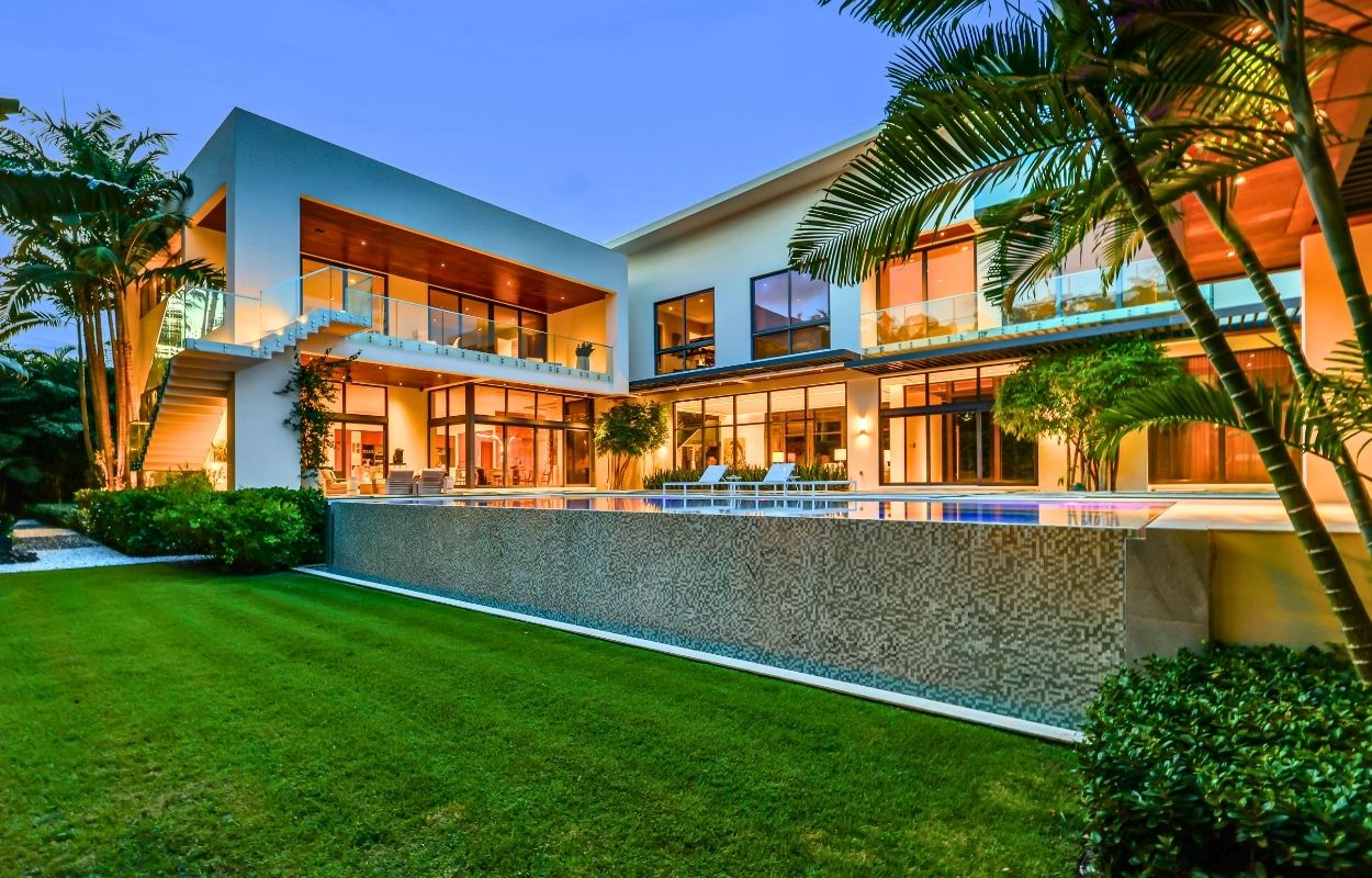 12,000-square-foot modern estate with art sensibility asks $16.7M