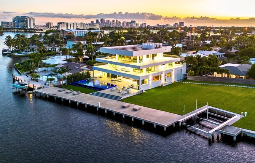 LUX MEDIA GROUP / ONE Sotheby's International Realty
