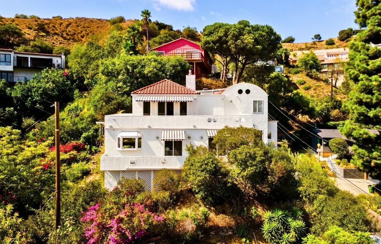 Polished M L.A. home has the kitchen of our dreams