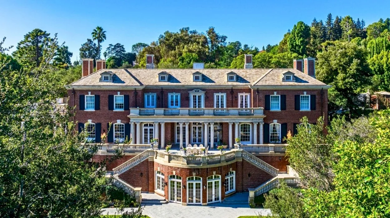 You can rent a real-life, 23,000-sq-ft palace in Bel Air — complete with a ballroom and tennis court