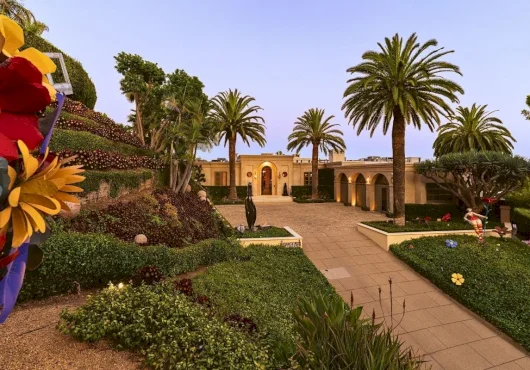 Regal $25M Beverly Hills estate of arts patron Glorya Kaufman lists, with proceeds benefitting her foundation