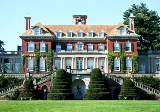 15 architectural styles that used to signal wealth — and what replaced them