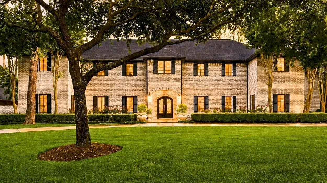 This Houston-area home started life in 1963 — and now rivals new construction