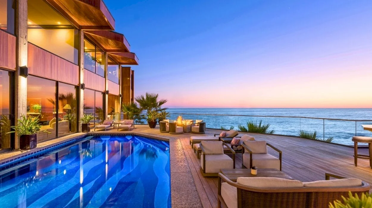 $112M Laguna Beach estate cantilevering over the Pacific could set an Orange County sales record