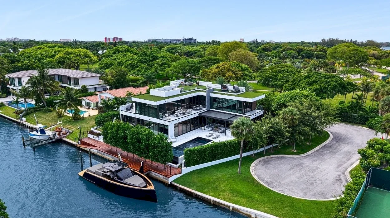 Record $27.25M sale crowns Bay Point’s only rooftop-terrace home in Miami