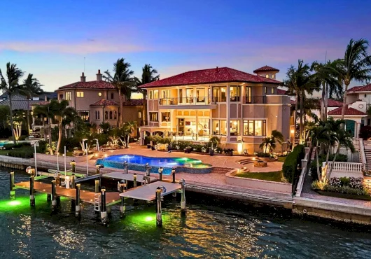 EXCLUSIVE: $15M Sarasota bayfront house has a serious setup for boaters