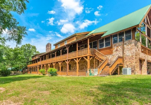 Wildly rustic 457-acre South Carolina property has a 16-bedroom log home and a climate-controlled teepee