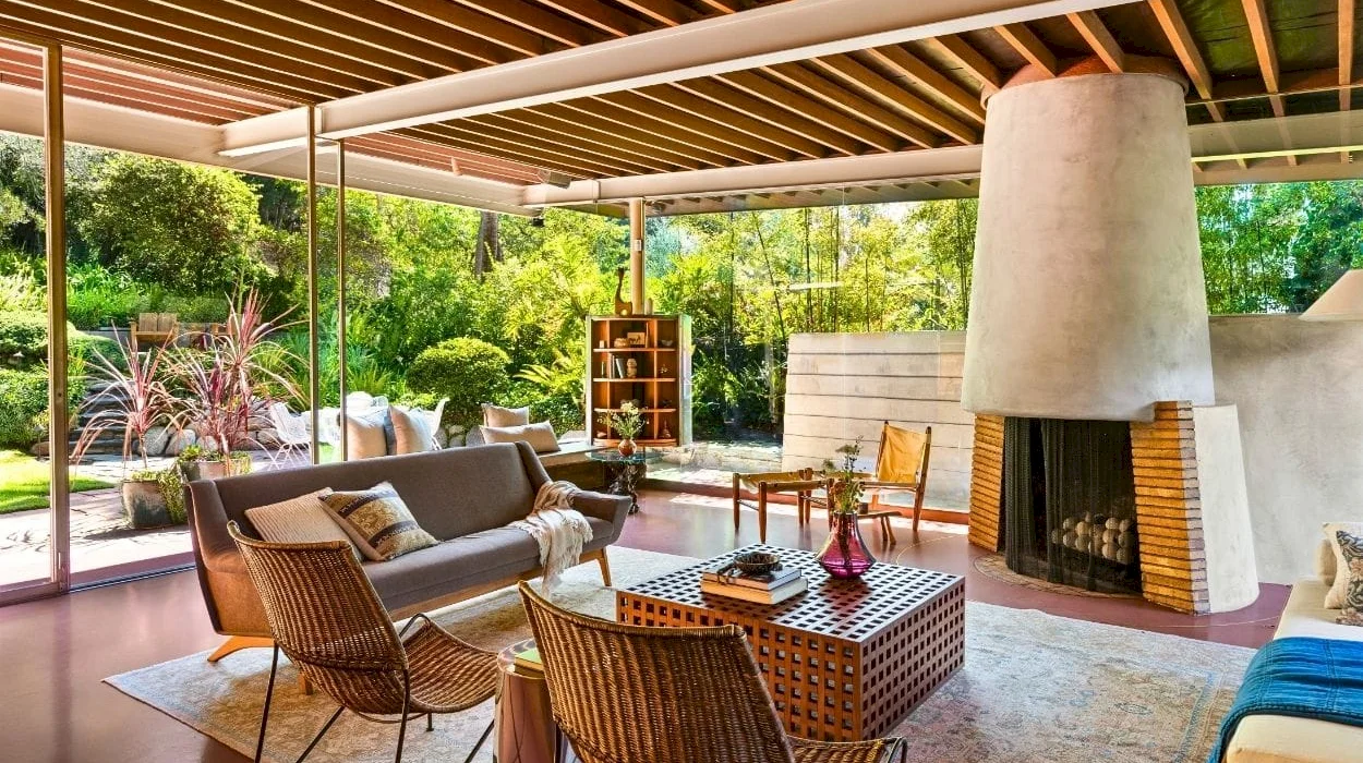 The only John Lautner-designed home in Pasadena hits the market for $2.675M